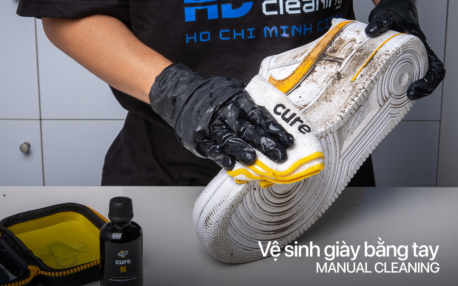 HD Services vệ sinh giày bằng tay