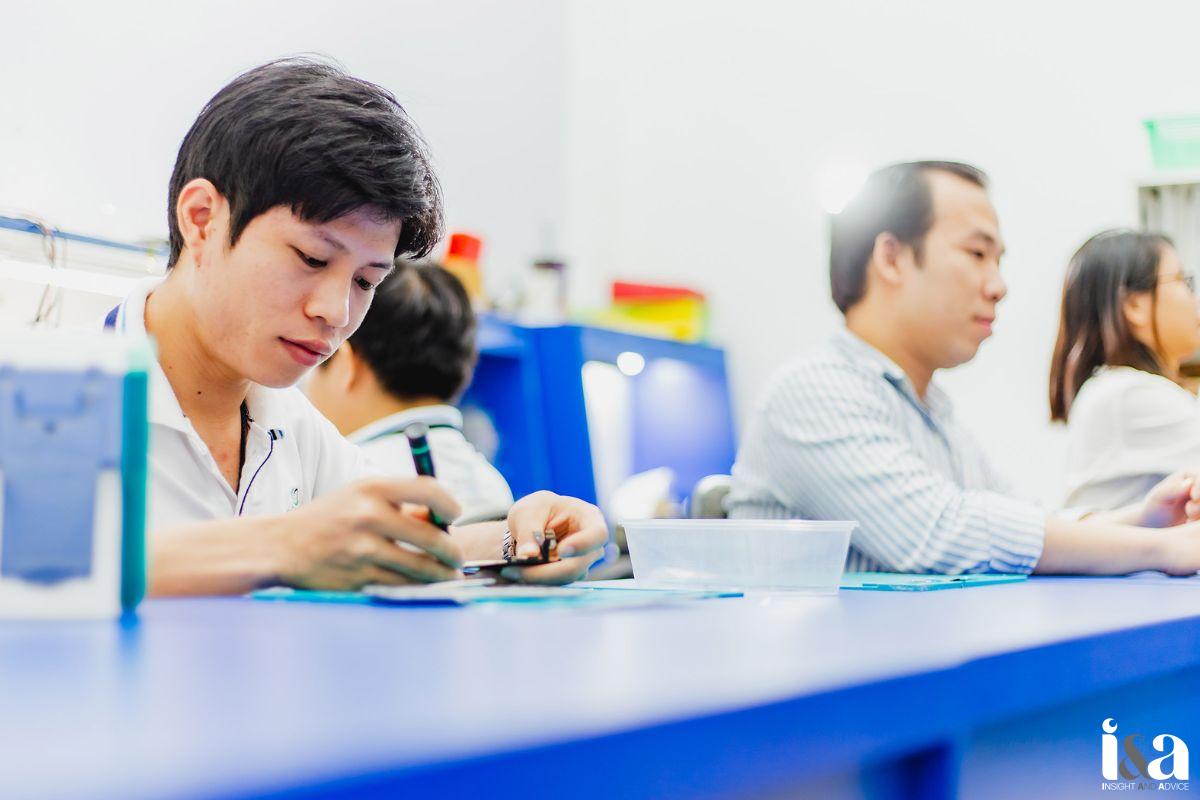 Tìm trung tâm chuyên sửa chữa iPhone để xử lý