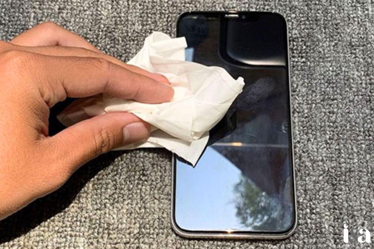 Lau khô màn hình iphone