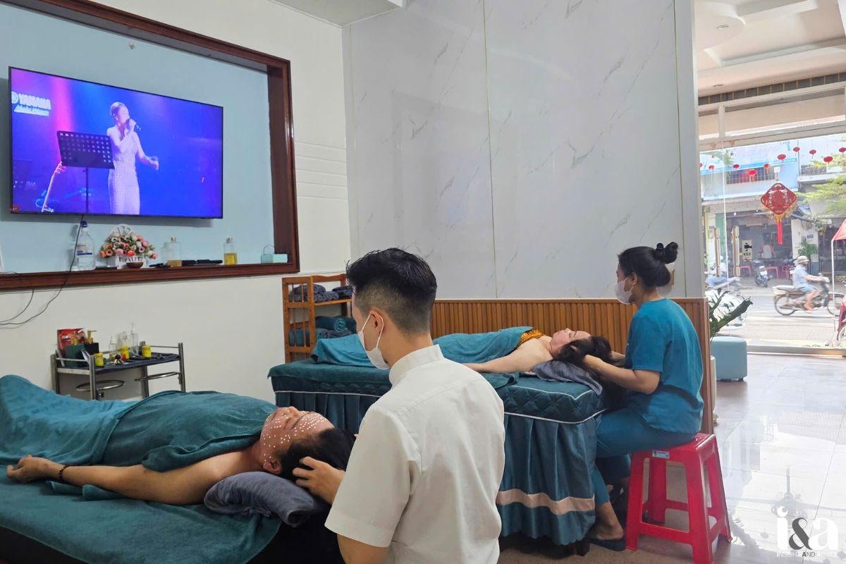 Khách hàng tại diện chẩn bmt