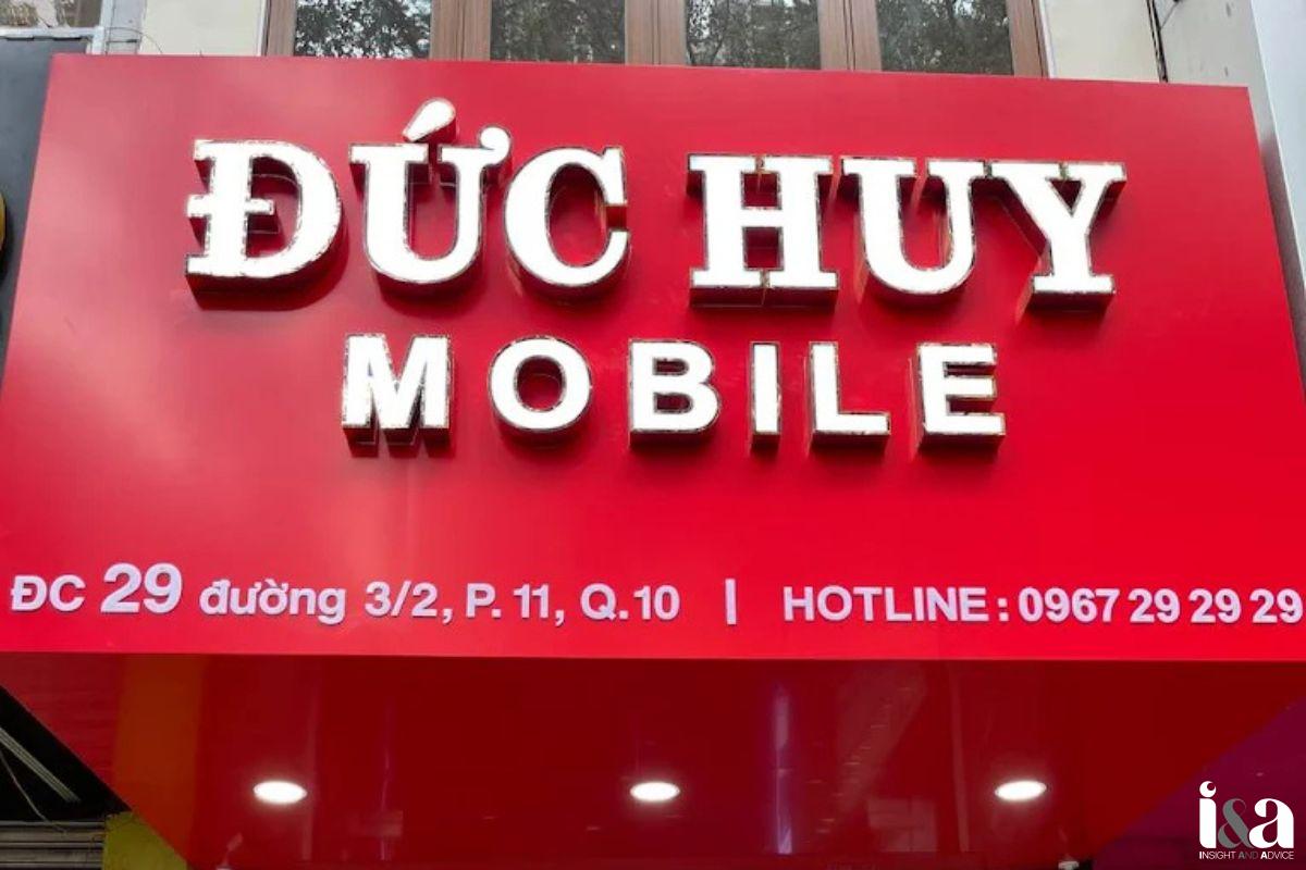 Biển hiệu cửa hàng Đức Huy Mobile