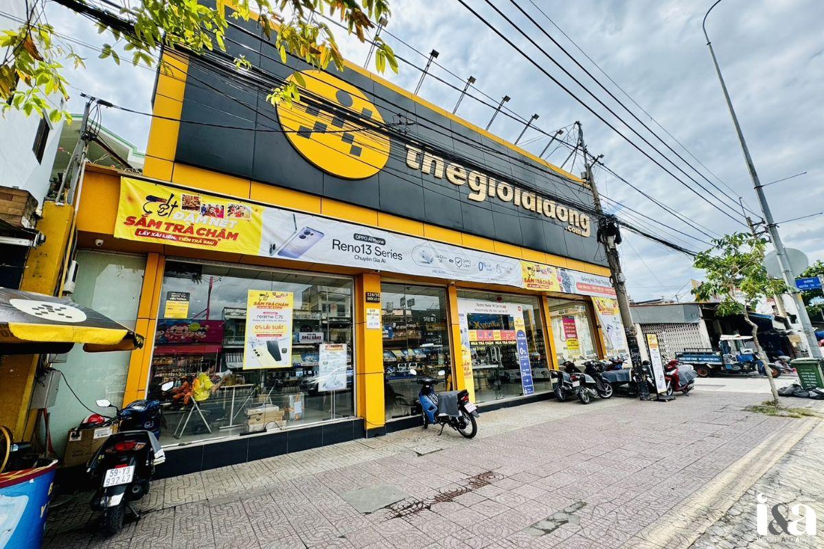 Mặt tiền cửa hàng Thế Giới Di Động