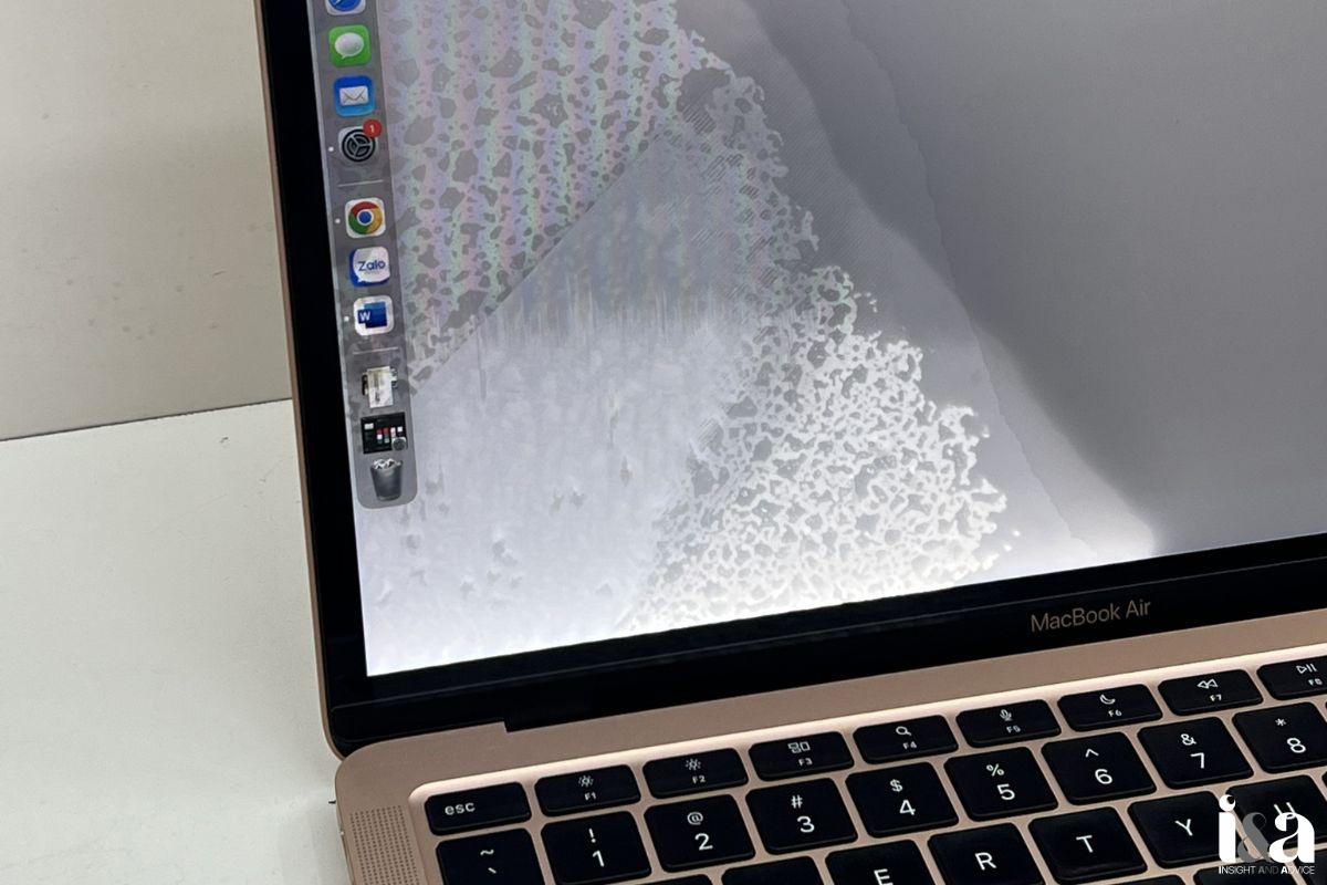 dấu hiệu Macbook đã bị thay màn hình