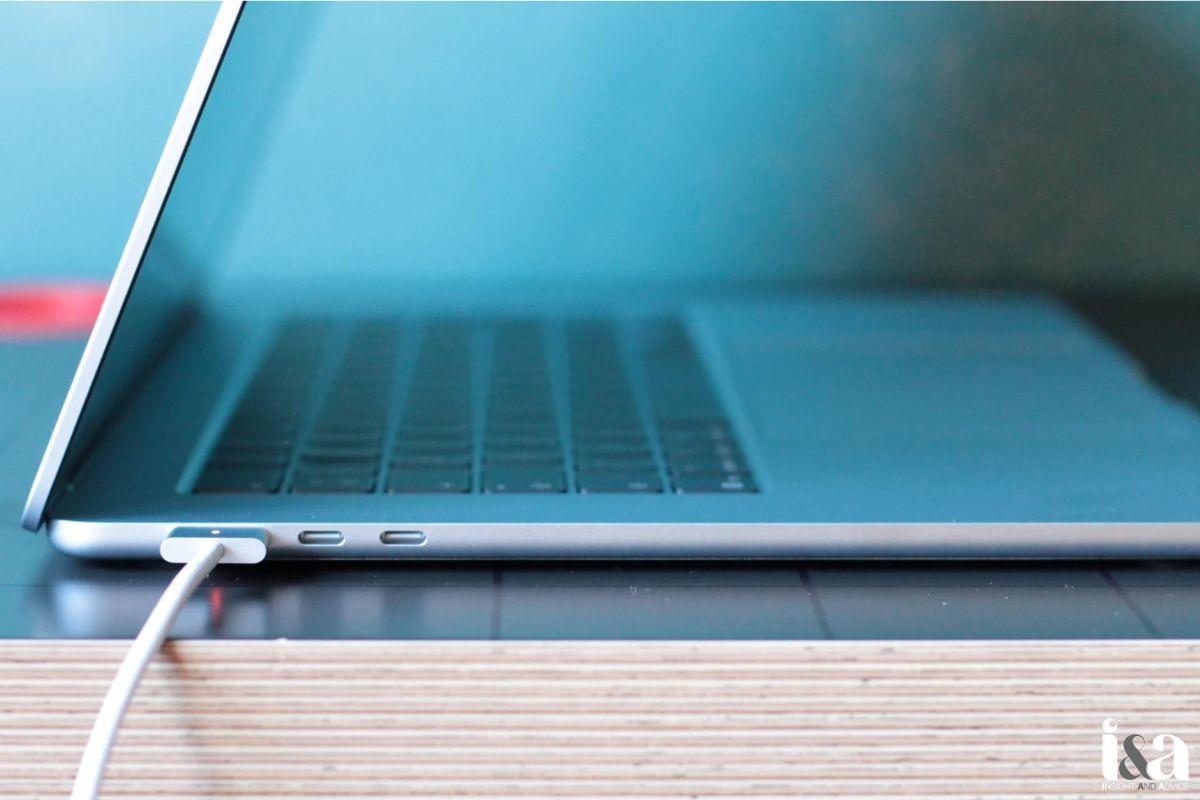 hệ thống cổng kết nối Macbook