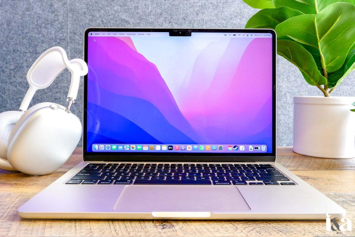 Chọn mua Macbook cũ tại cửa hàng uy tín
