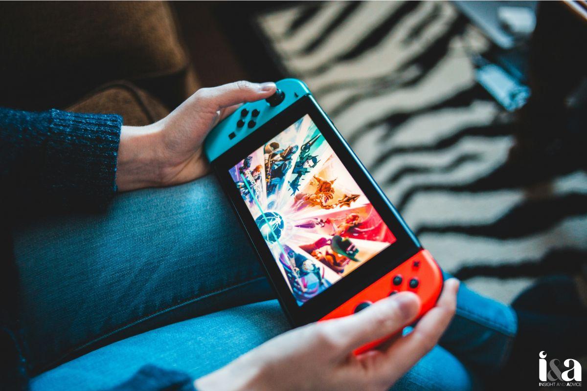 Nintendo Switch là thiết bị chơi game điện tử cầm tay