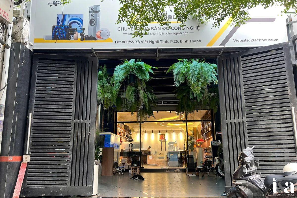 Góc nhìn mặt tiền của cửa hàng 2Tech House