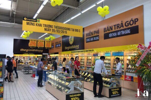 Khu vực trưng bày sản phẩm của Thế Giới Di Động