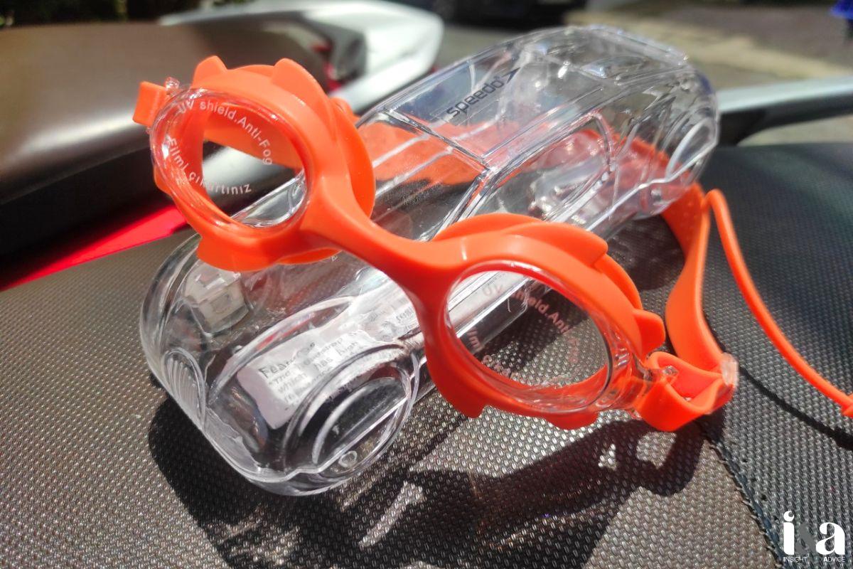 kính bơi speedo