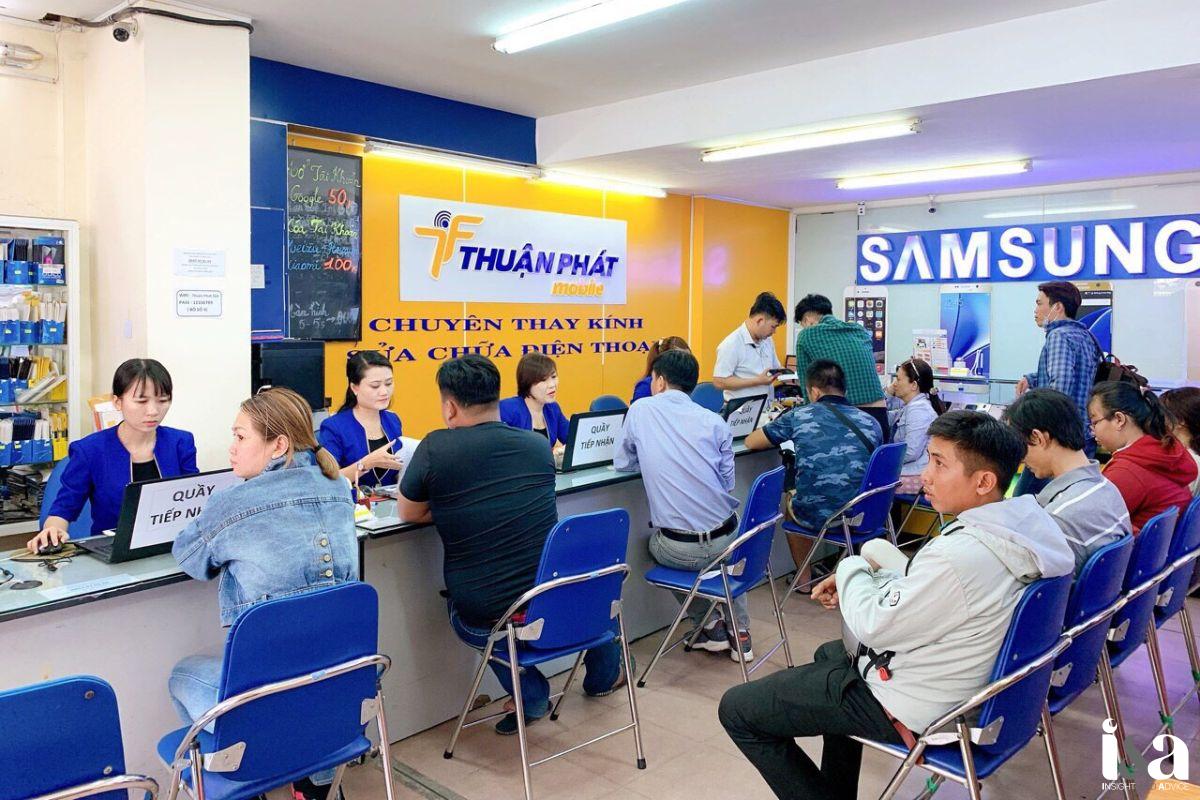 quầy tiếp nhận của Thuận Phát Mobile