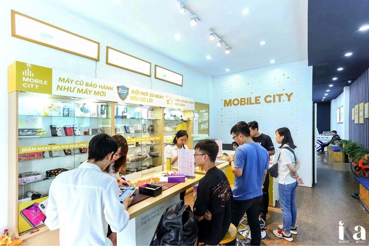 không gian bên trong cửa hàng Mobile City 