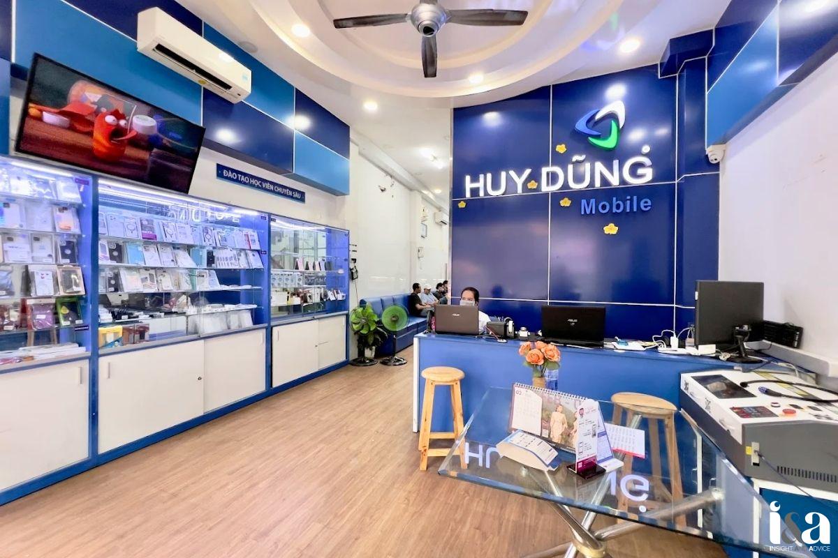 không gian shop Huy Dũng Mobile