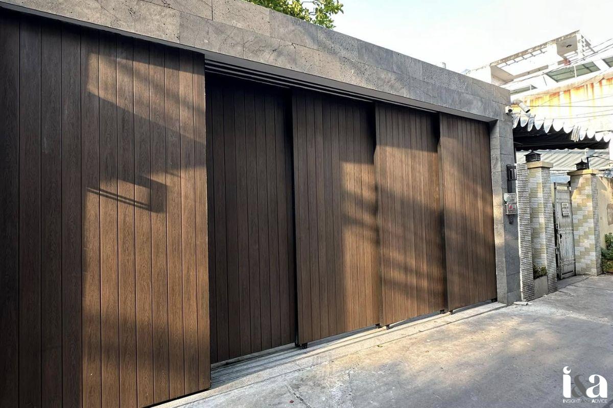 cổng gỗ lùa Tâm Gỗ