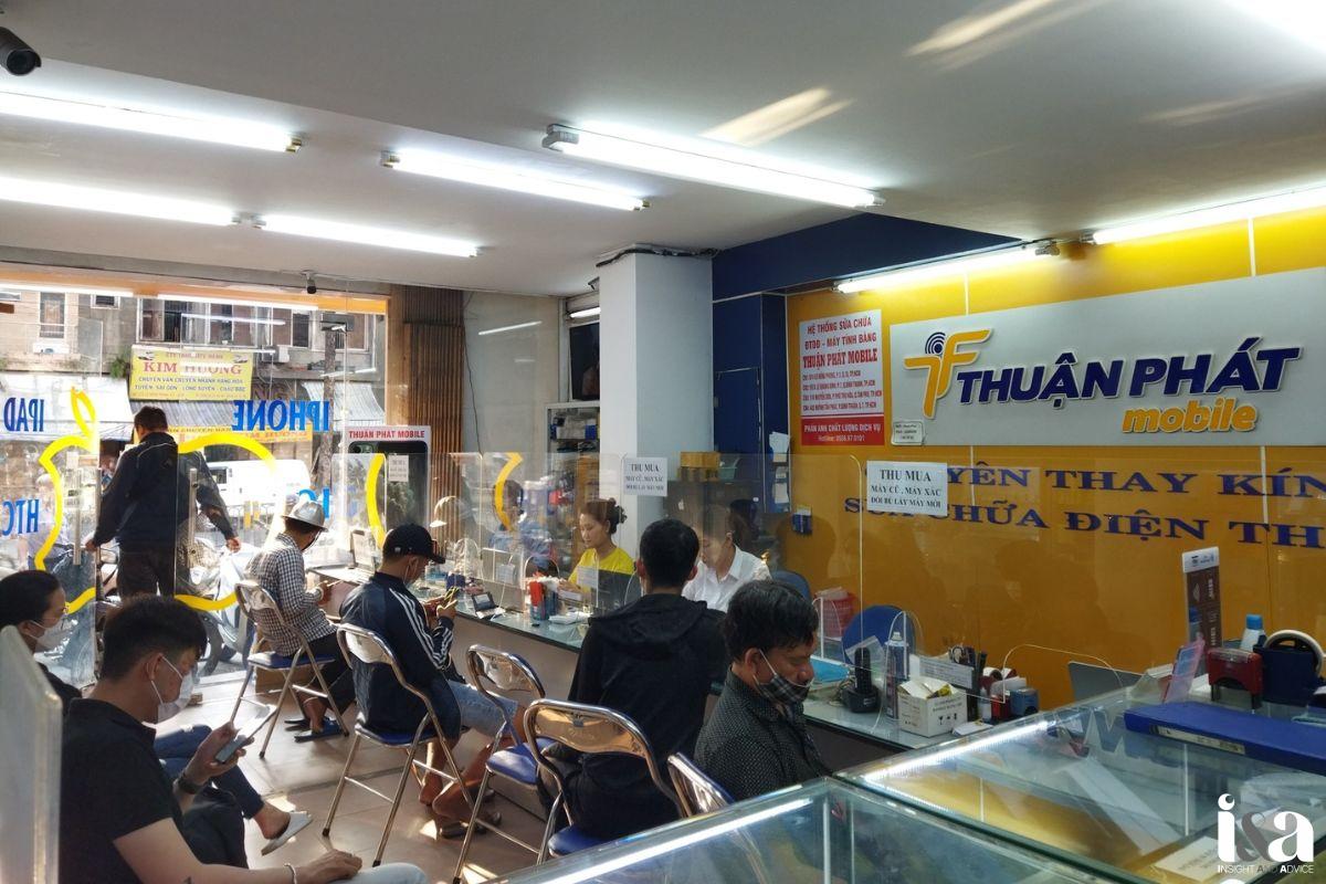 không gian bê trong Thuận Phát Mobile