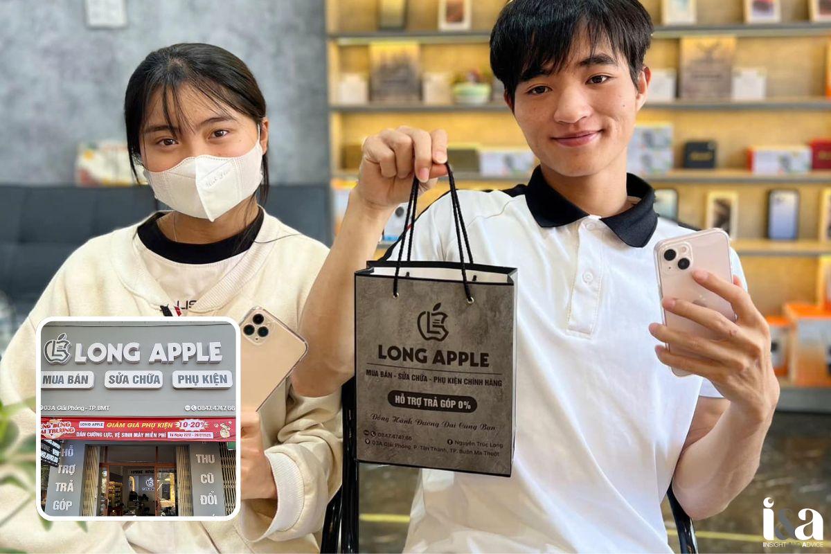 Khách hàng sửa iPhone tại Long Apple