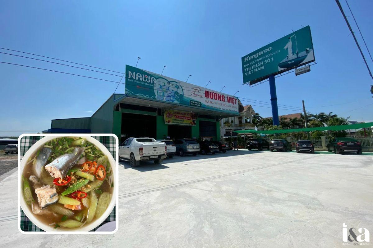 Mặt tiền quán Cơm niêu Hương Việt