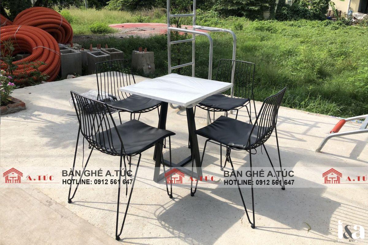 bàn ghế ngoài trời ở A.Túc