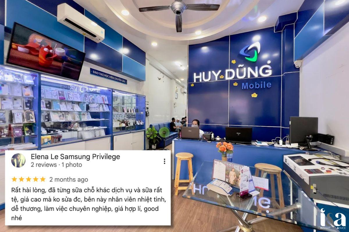 Không gian bên trong cửa hàng Huy Dũng Mobile