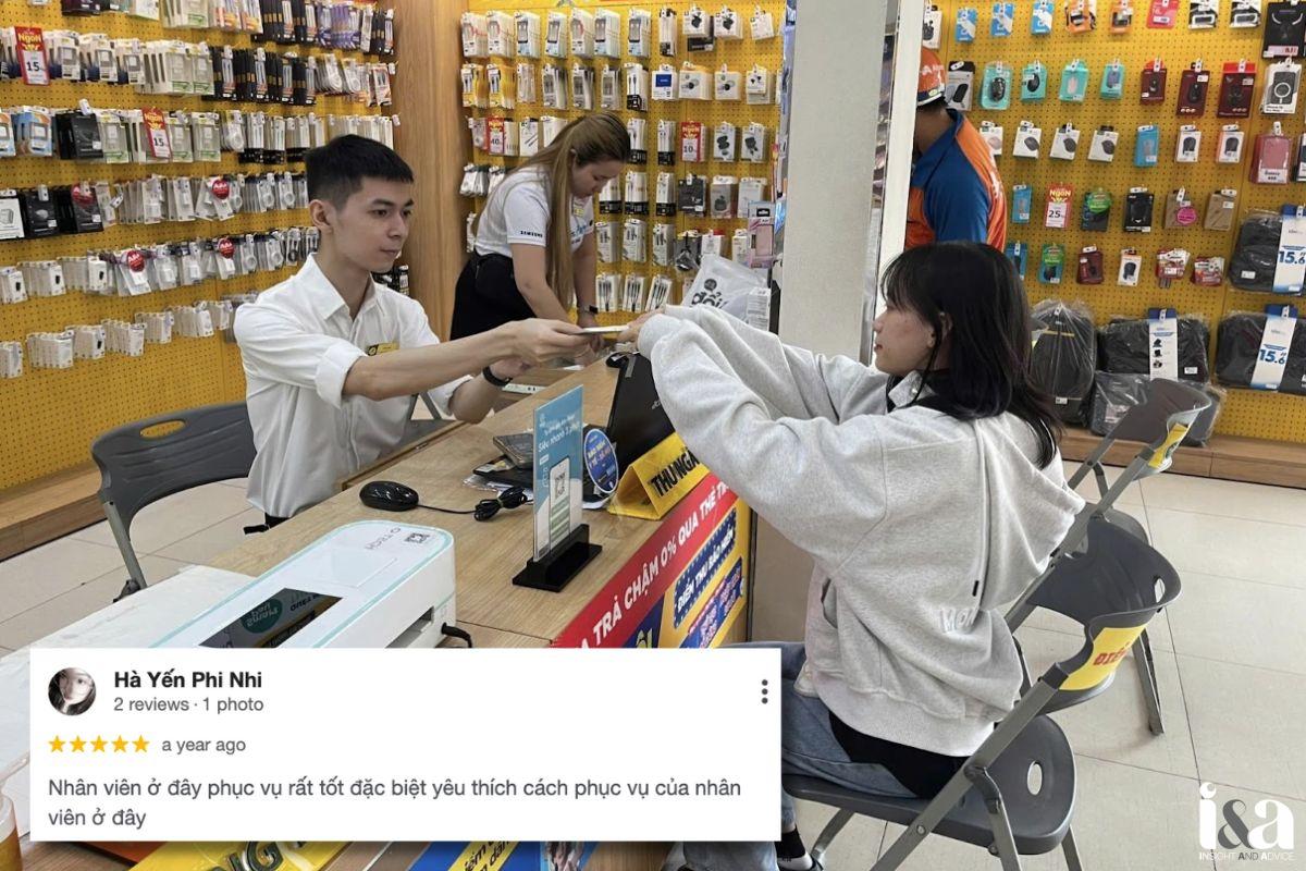 Khách hàng tại Thế Giới Di Động