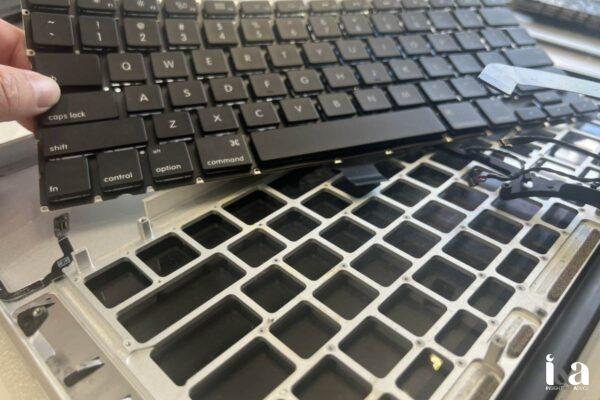 cửa hàng thay bàn phím Macbook