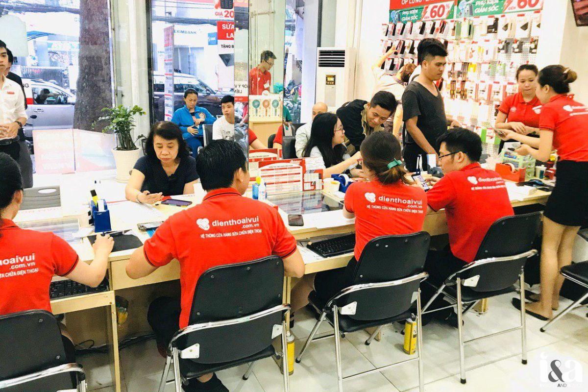 Không gian cửa hàng Điện Thoại Vui