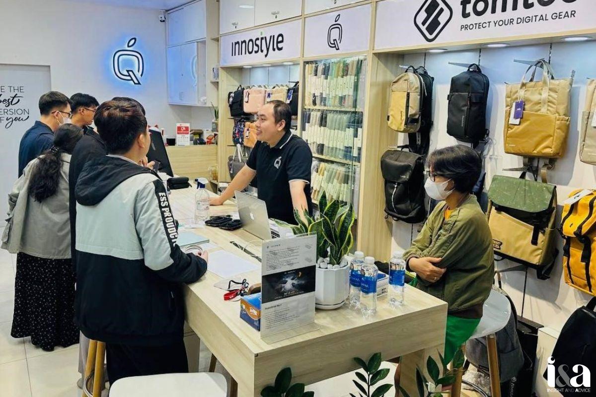 Không gian bên trong QMac Store