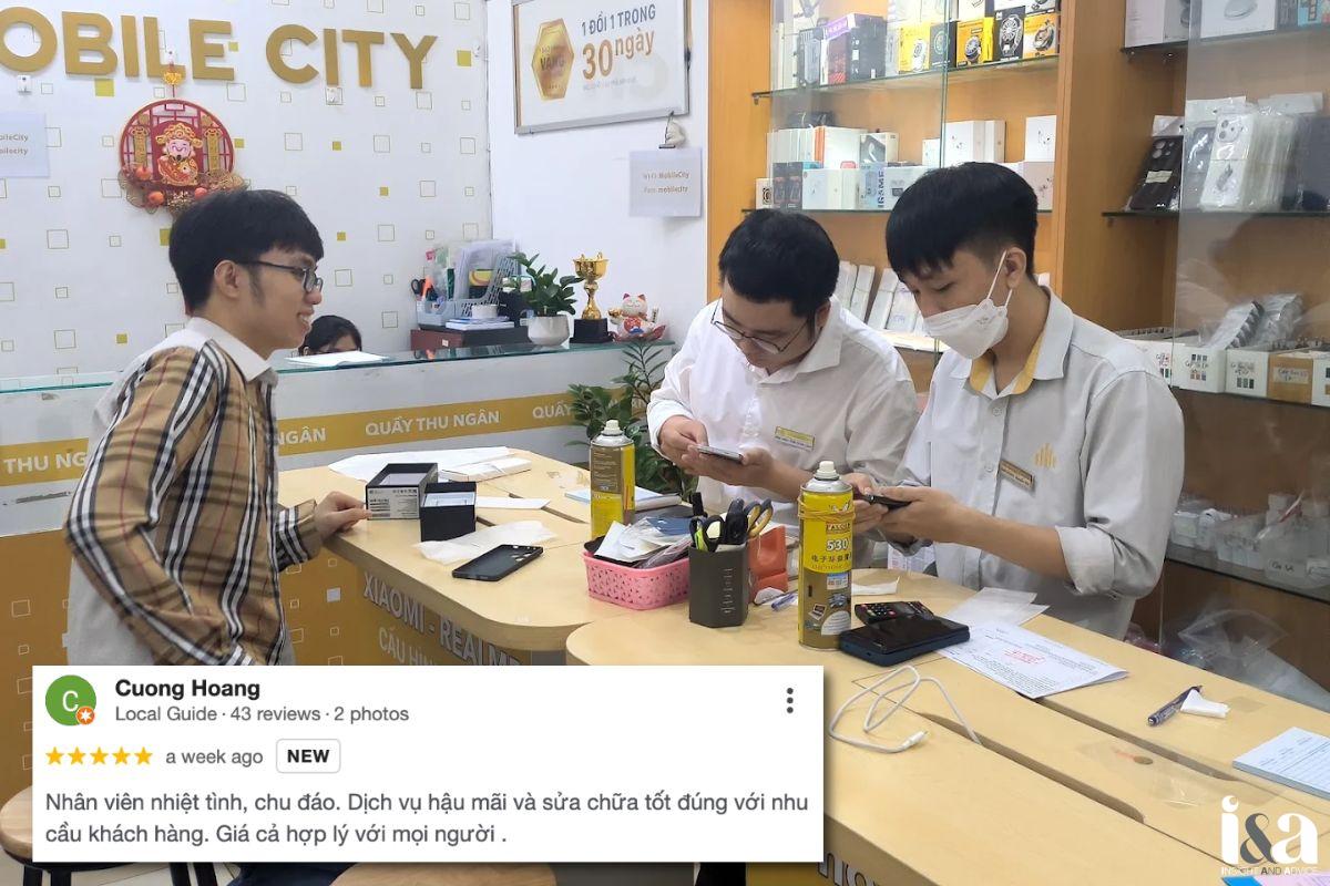 Không gian bên trong của shop MobileCity