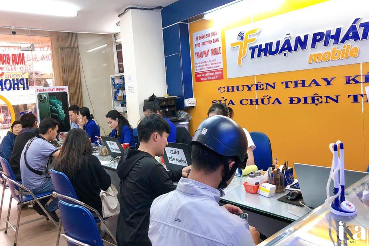 Không gian bên trong Thuận Phát Mobile