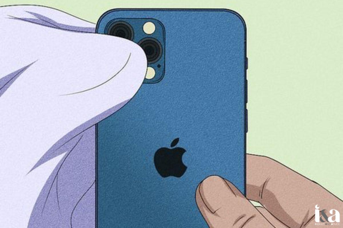 Vệ sinh kỹ cụm camera sau