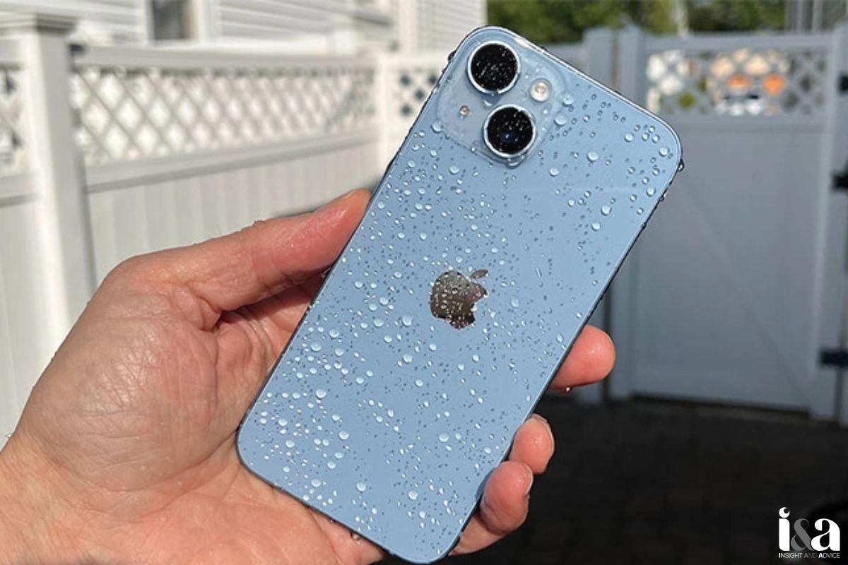 Thiết bị iPhone tiếp xúc với nơi ẩm ướt