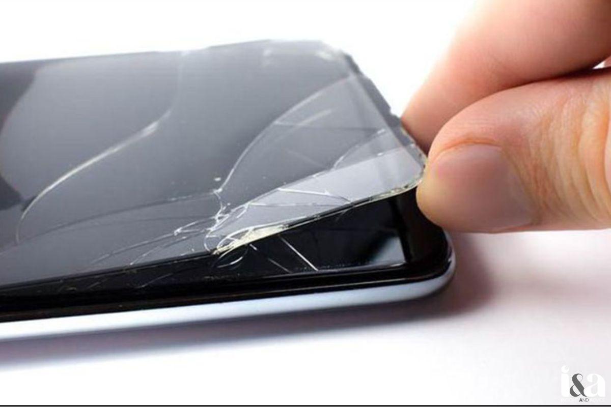 Miếng dán màn hình kém chất lượng