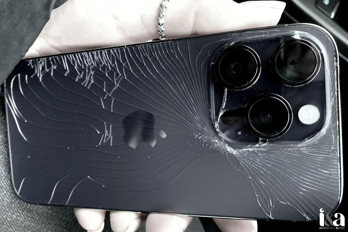 Từng bị rơi rớt cũng là nguyên nhân iPhone không nghe được loa ngoài